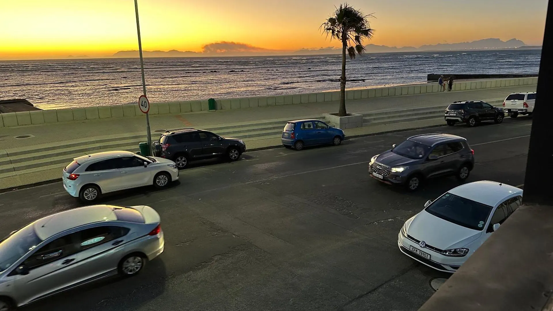 113 Beach Road- 1 Bedroom Unit Cape Town 0*,  South Africa